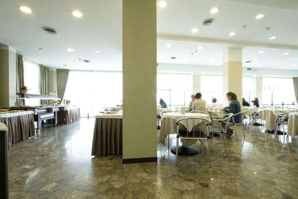 Hotel Nord Est Rimini Esterno foto