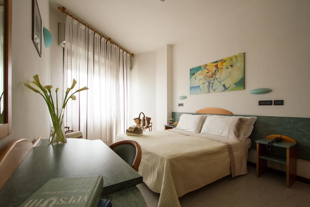 Hotel Nord Est Rimini Camera foto