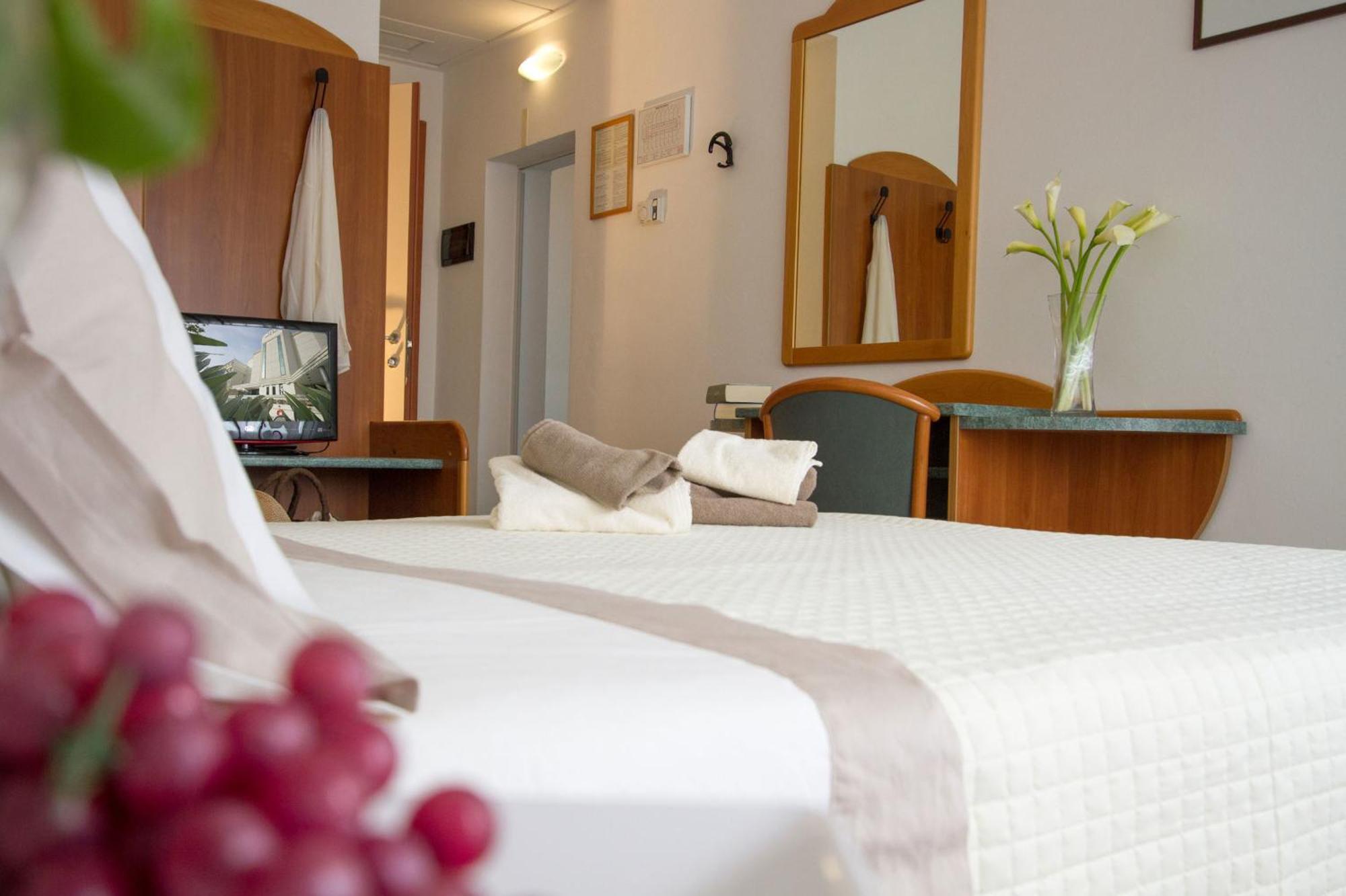 Hotel Nord Est Rimini Camera foto