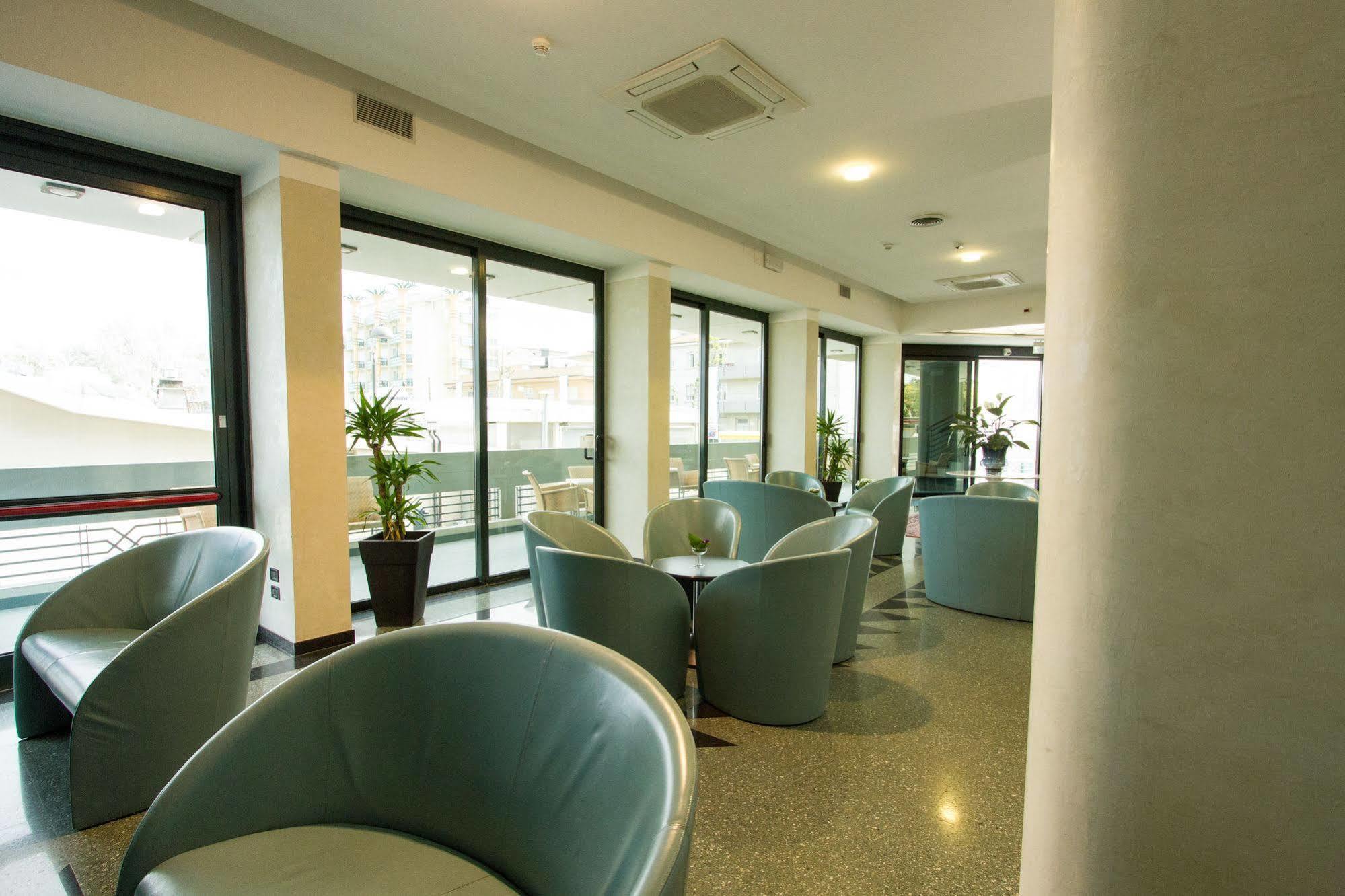 Hotel Nord Est Rimini Esterno foto